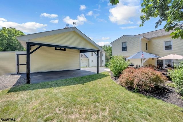 26 Mackenzie Rd, Hampton Boro, NJ 08827