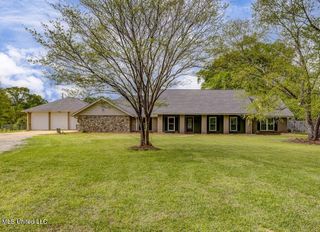 5285 Williamson Rd, Clinton, MS 39056