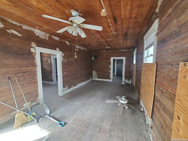 311 S Monumental Street, San Antonio, TX 78203