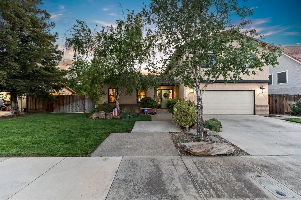 Image 1 of property listing at 2133 S 10th, Los Banos, CA 93636