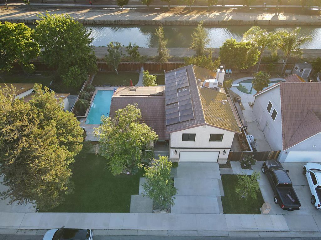 Image 2 of property listing at 2133 S 10th, Los Banos, CA 93636
