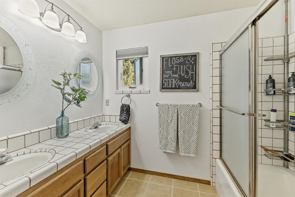 Image 21 of property listing at 2133 S 10th, Los Banos, CA 93636