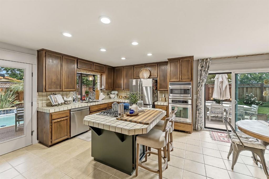 Image 9 of property listing at 2133 S 10th, Los Banos, CA 93636