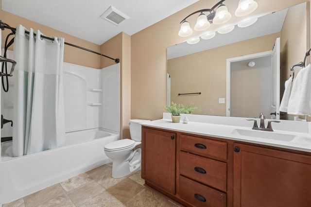 19631 Calgary Trail, Farmington, MN 55024