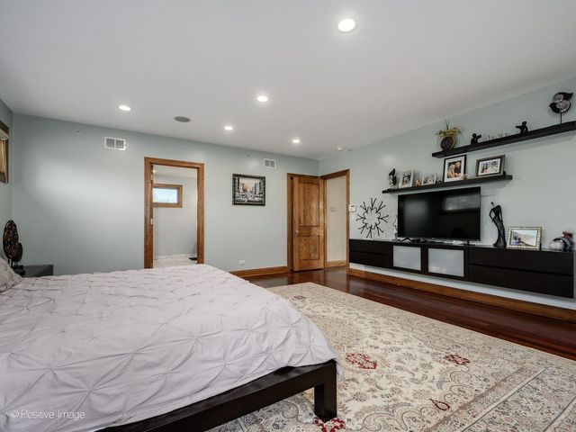 5125 Lunt Avenue, Skokie, IL 60077