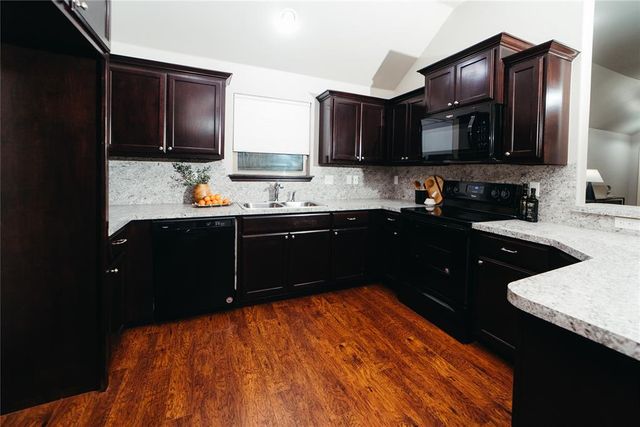 12017 Chisholm Village Drive, Oklahoma City, OK 73114