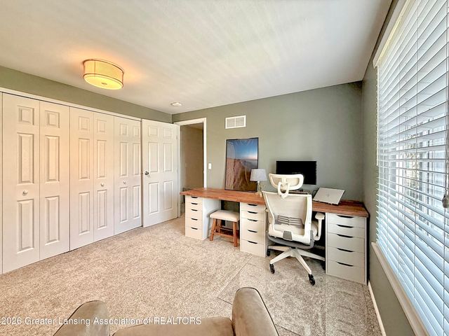 1638 Peppertree Lane, Lansing, MI 48912