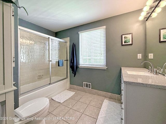 1638 Peppertree Lane, Lansing, MI 48912