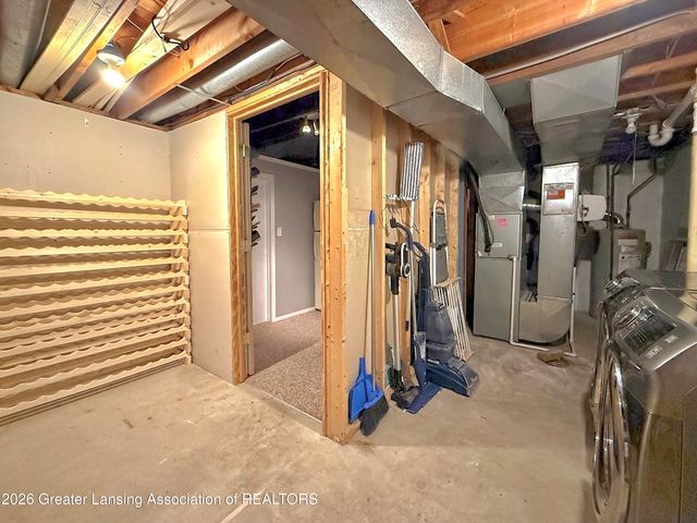 1638 Peppertree Lane, Lansing, MI 48912