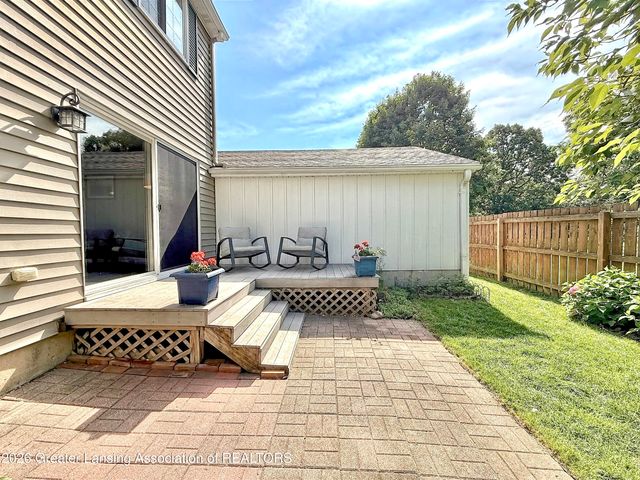 1638 Peppertree Lane, Lansing, MI 48912