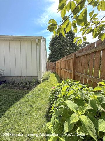 1638 Peppertree Lane, Lansing, MI 48912
