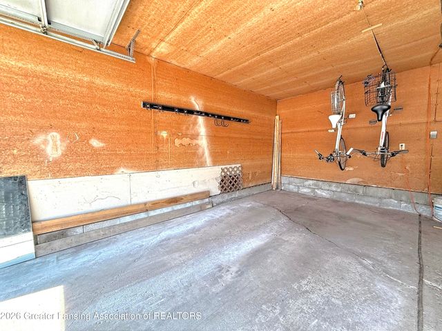 1638 Peppertree Lane, Lansing, MI 48912