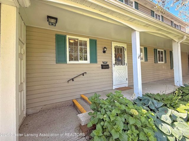 1638 Peppertree Lane, Lansing, MI 48912