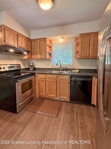 1638 Peppertree Lane, Lansing, MI 48912