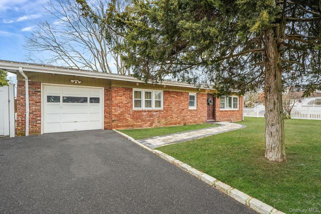 66 W 10th Street, Huntington Station, NY 11746