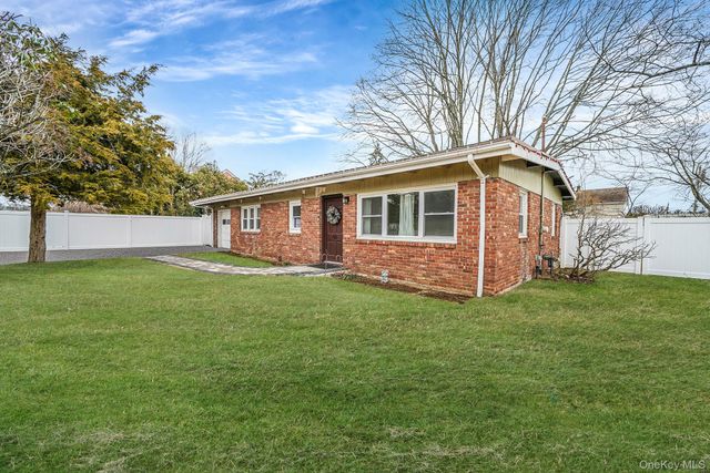 66 W 10th Street, Huntington Station, NY 11746