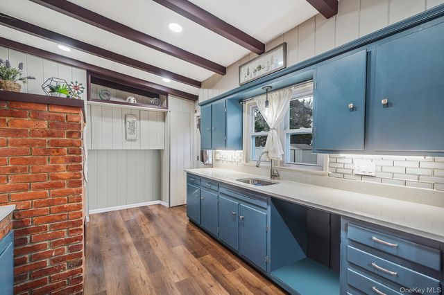 66 W 10th Street, Huntington Station, NY 11746