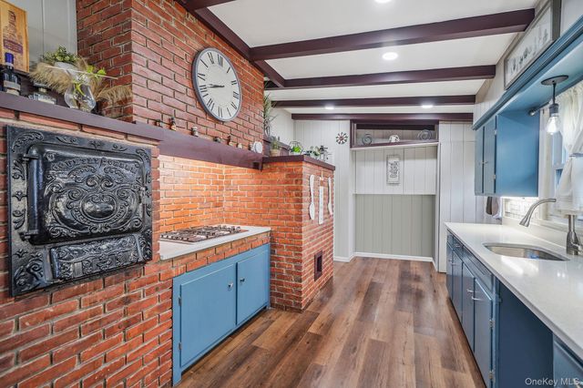 66 W 10th Street, Huntington Station, NY 11746