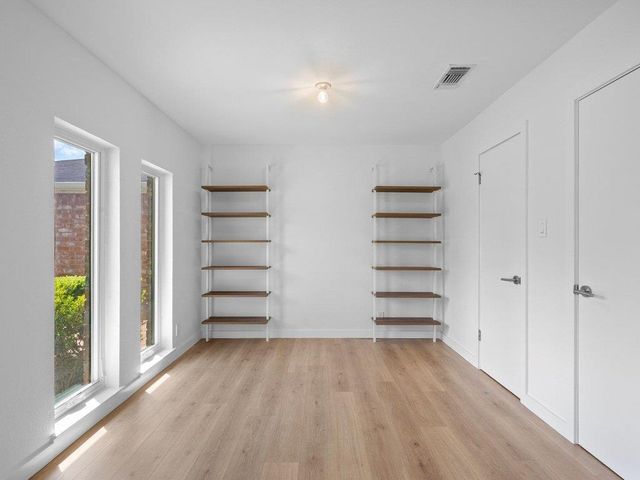 6902 Meadow RUN, Austin, TX 78745