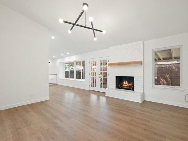 6902 Meadow RUN, Austin, TX 78745