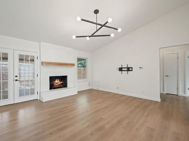 6902 Meadow RUN, Austin, TX 78745