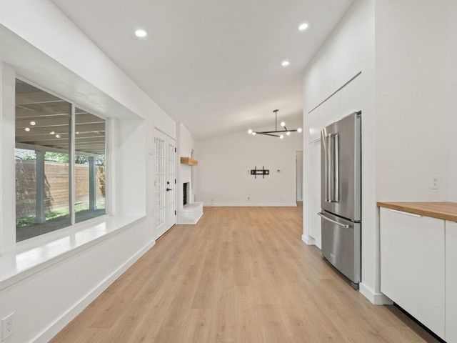 6902 Meadow RUN, Austin, TX 78745