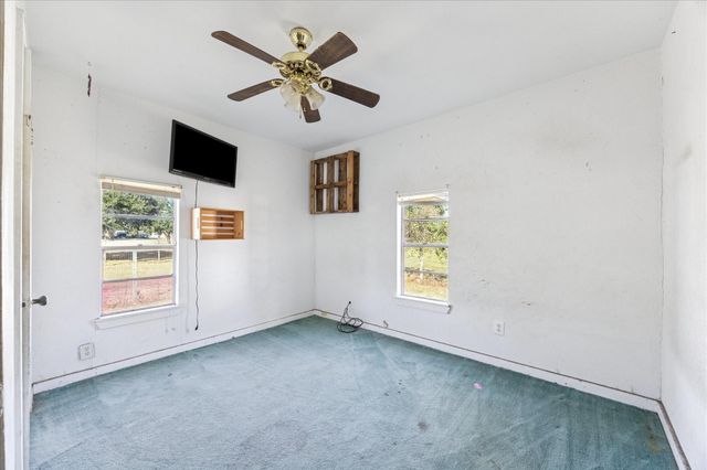 224 Avenue F Street, Sealy, TX 77474