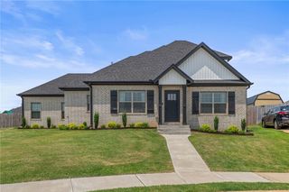 806 Dollar Street, Cave Springs, AR 72718