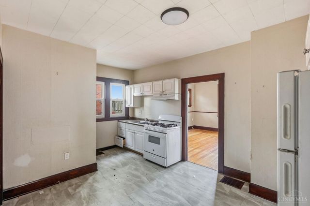 1633 Dallas Avenue, North College Hill, OH 45239