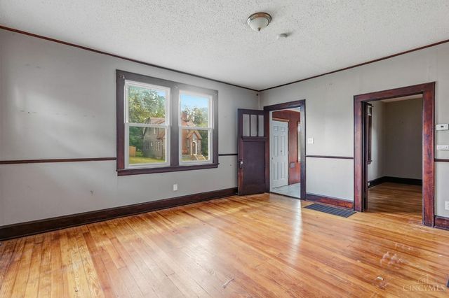 1633 Dallas Avenue, North College Hill, OH 45239
