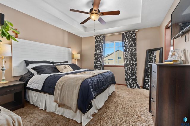 1100 S Maria Ave Avenue, Sioux Falls, SD 57106