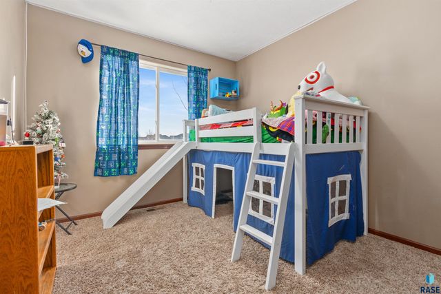 1100 S Maria Ave Avenue, Sioux Falls, SD 57106