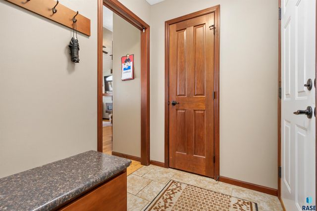 1100 S Maria Ave Avenue, Sioux Falls, SD 57106