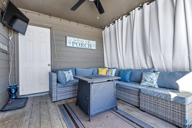 1100 S Maria Ave Avenue, Sioux Falls, SD 57106