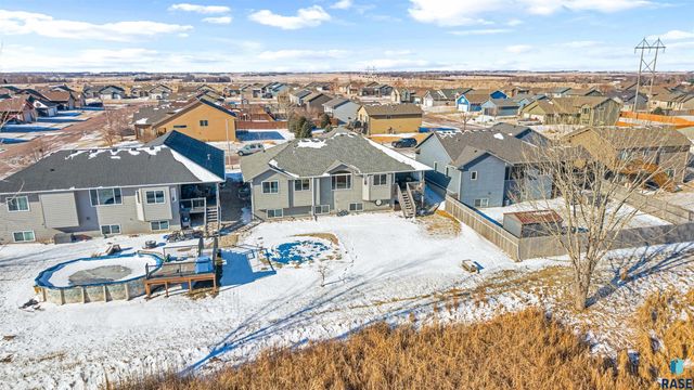 1100 S Maria Ave Avenue, Sioux Falls, SD 57106