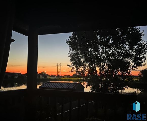 1100 S Maria Ave Avenue, Sioux Falls, SD 57106