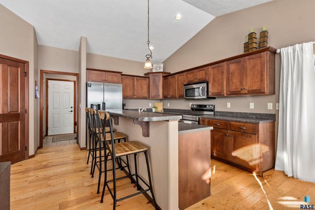 1100 S Maria Ave Avenue, Sioux Falls, SD 57106