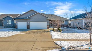 1100 S Maria Ave Avenue, Sioux Falls, SD 57106