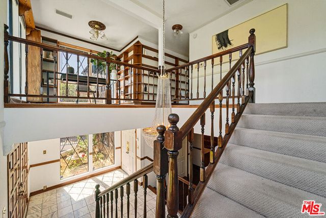2402 Hollyridge Drive, Los Angeles, CA 90068
