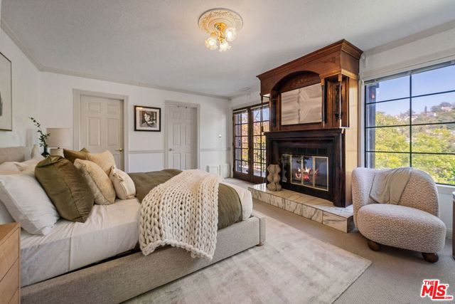 2402 Hollyridge Drive, Los Angeles, CA 90068