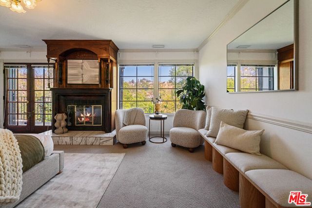 2402 Hollyridge Drive, Los Angeles, CA 90068