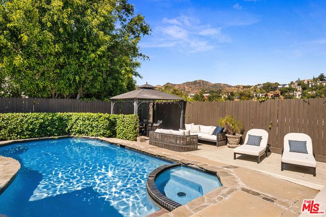 2402 Hollyridge Drive, Los Angeles, CA 90068