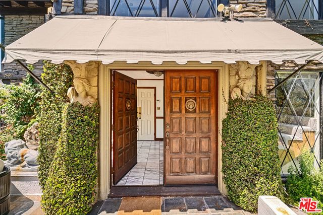 2402 Hollyridge Drive, Los Angeles, CA 90068