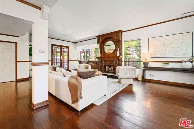 2402 Hollyridge Drive, Los Angeles, CA 90068