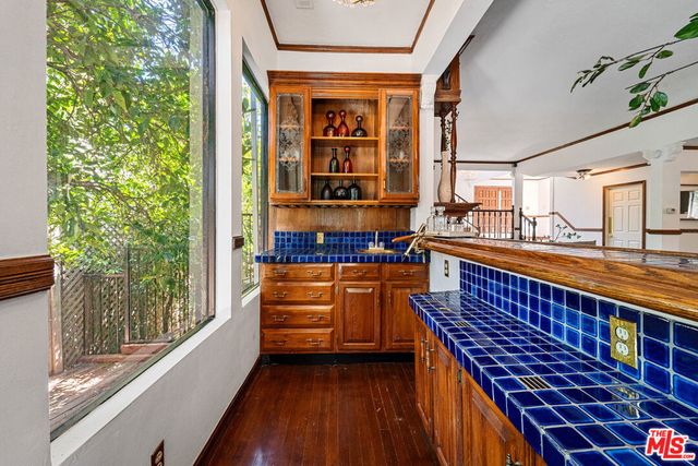 2402 Hollyridge Drive, Los Angeles, CA 90068