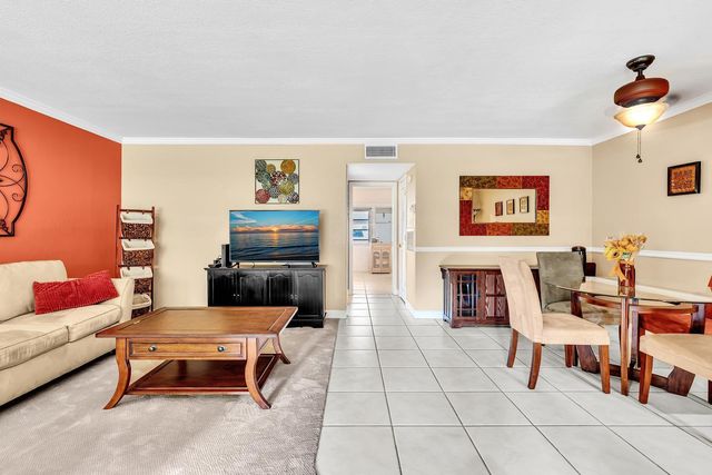 840 N High Point Blvd Boulevard N B, Delray Beach, FL 33445