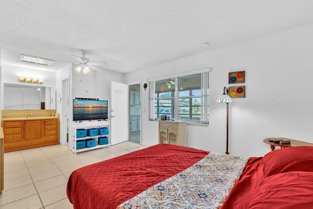 840 N High Point Blvd Boulevard N B, Delray Beach, FL 33445