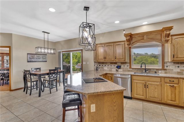 7 Hawthorne Ln, Penn Twp, PA 15642