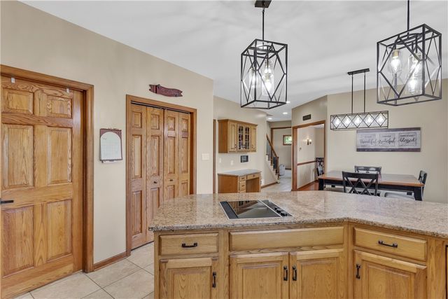7 Hawthorne Ln, Penn Twp, PA 15642