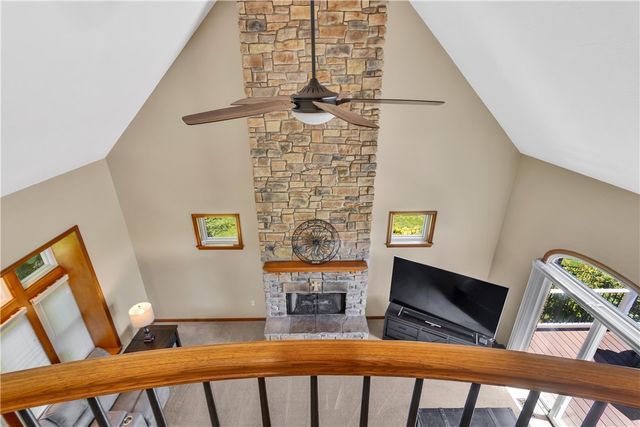 7 Hawthorne Ln, Penn Twp, PA 15642